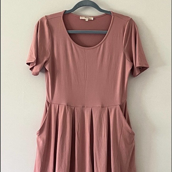 Andrée by UNIT Blush Pink Fit & Flare Dress Size Medium - Picture 1 of 7
